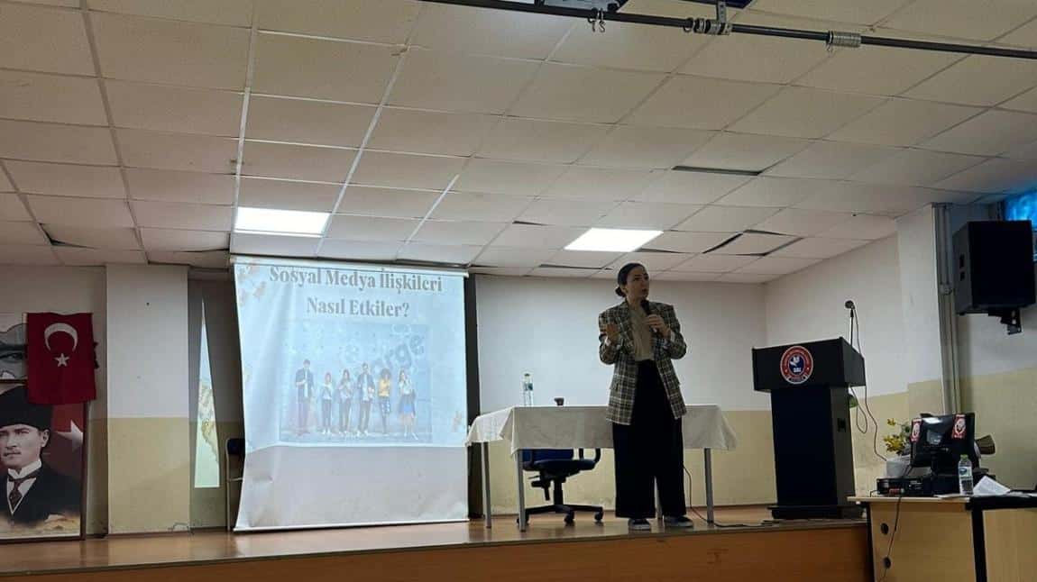 Asst. Prof. Dr. Kübra Kulaklıkaya Okulumuzda İletişim Konulu Konferans Verdi.